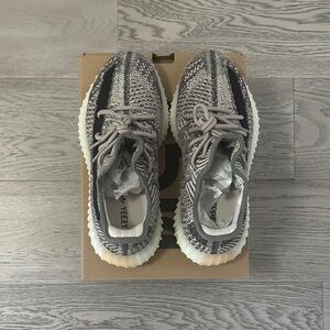 Yeezy Boost 350 V2 Zyon